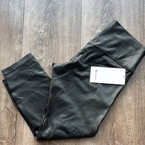 Lululemon Align High-Rise Ribbed Crop 23" Shine‎ size 12 NWT Radiate Foil Black